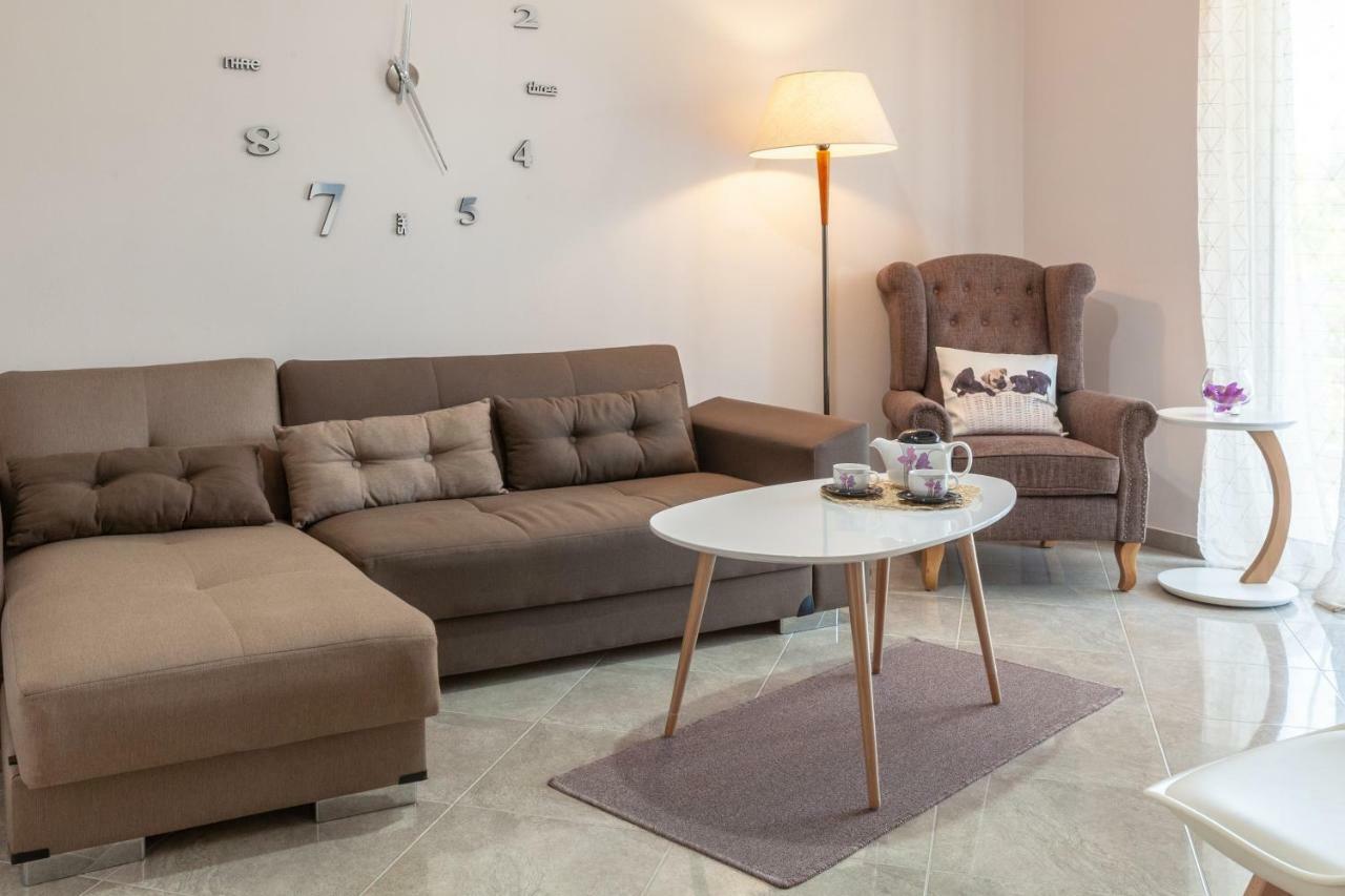John Apartments Drepano  Eksteriør billede