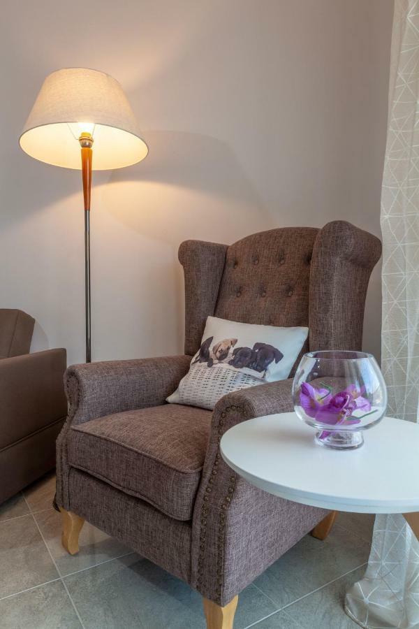 John Apartments Drepano  Eksteriør billede