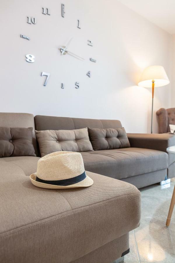 John Apartments Drepano  Eksteriør billede